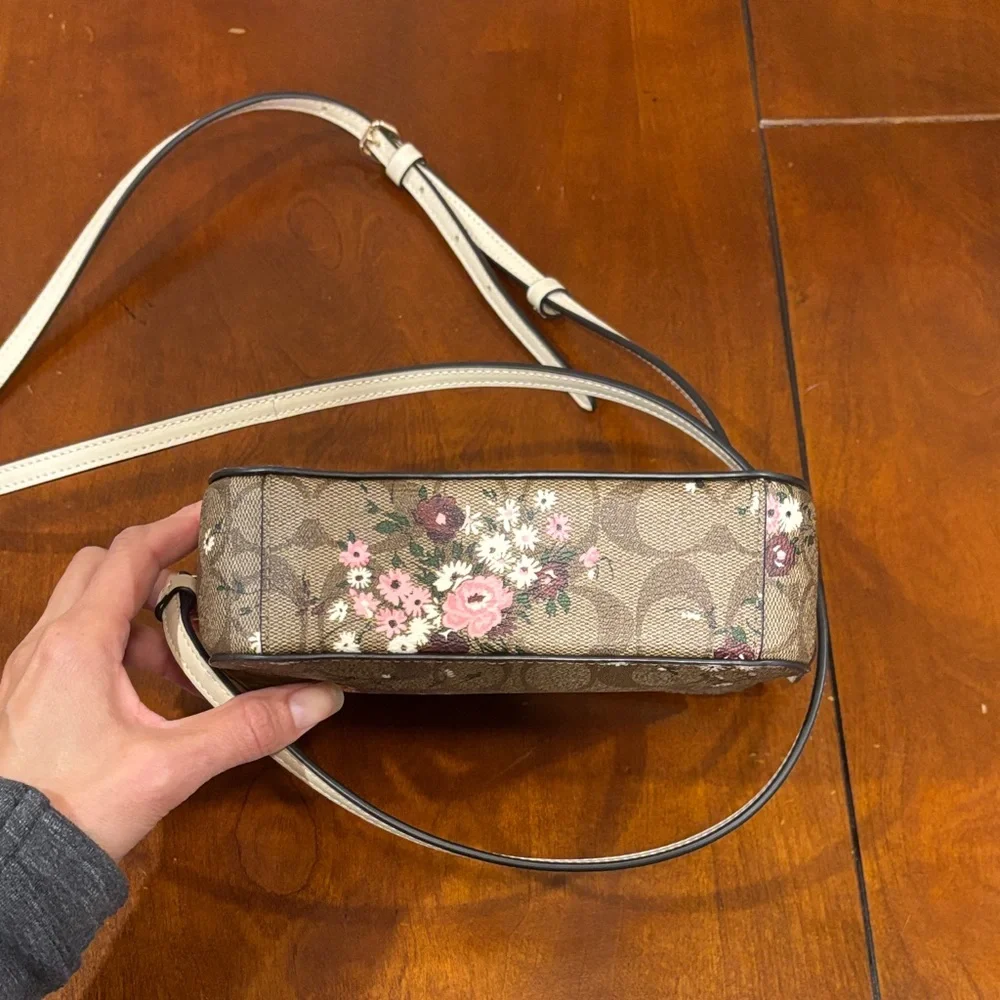 Coach Signature‎ Evergreen Khaki Multi Floral Camera/Crossbody Bag
